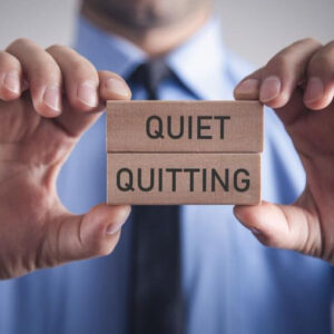 Mengatasi Fenomena “Quiet Quitting” (Bekerja Setengah Hati): Strategi Re-engagement Motivasi Kerja Karyawan UMKM